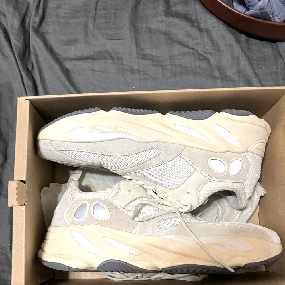 Yeezy 700 Analog(Used Condition)